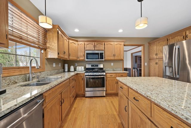 1334 Walsh Drive, Yorkville, IL 60560