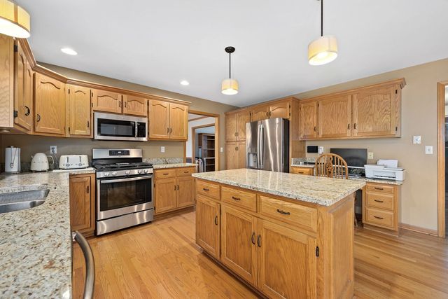 1334 Walsh Drive, Yorkville, IL 60560