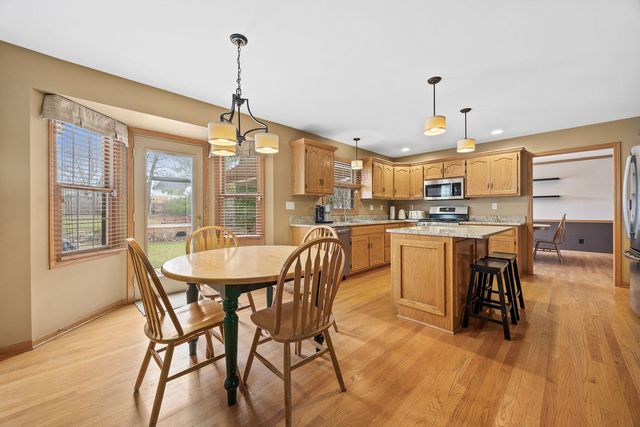 1334 Walsh Drive, Yorkville, IL 60560