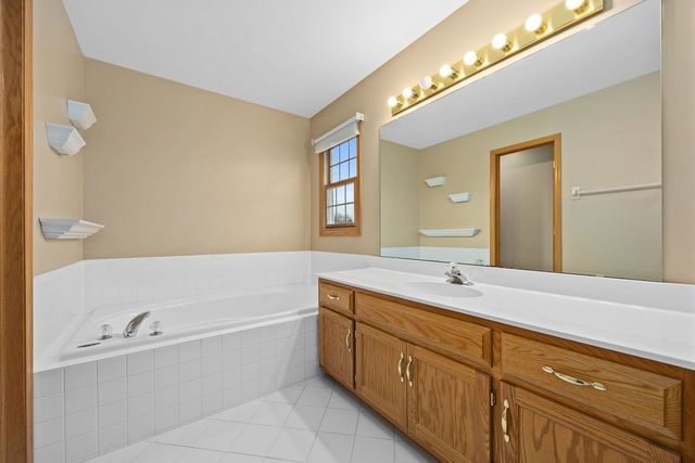 1334 Walsh Drive, Yorkville, IL 60560