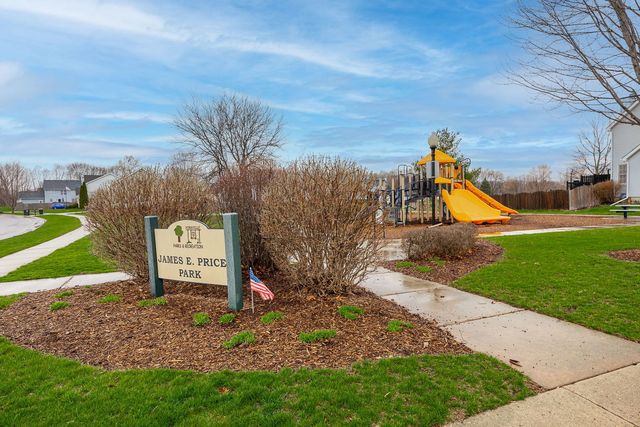 1334 Walsh Drive, Yorkville, IL 60560