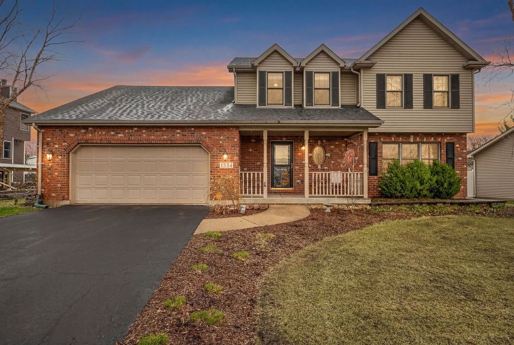 1334 Walsh Drive, Yorkville, IL 60560