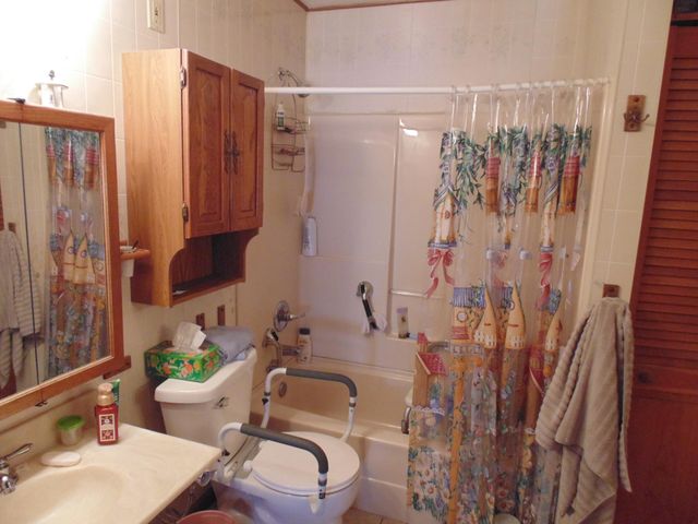 2901 Fairview Avenue, Lake Station, IN 46405