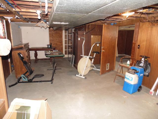 2901 Fairview Avenue, Lake Station, IN 46405