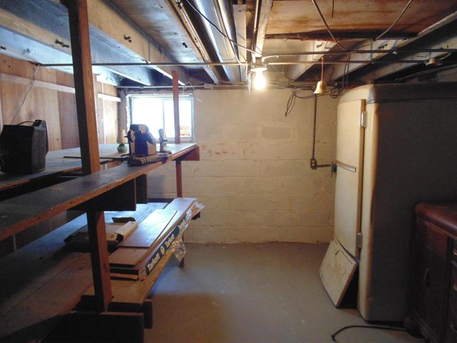 2901 Fairview Avenue, Lake Station, IN 46405