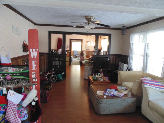 2901 Fairview Avenue, Lake Station, IN 46405