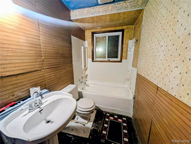 15344 Blackstone Street, Detroit, MI 48223