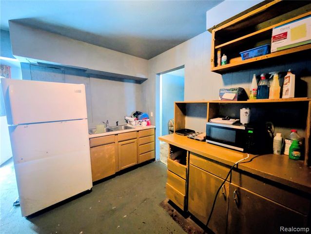 15344 Blackstone Street, Detroit, MI 48223