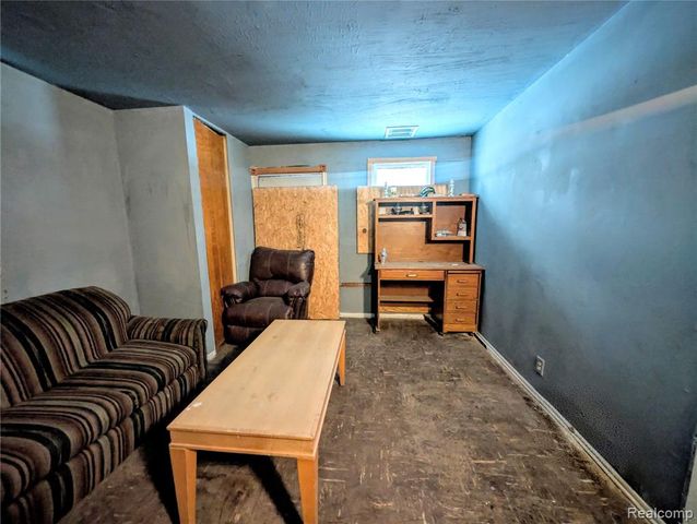 15344 Blackstone Street, Detroit, MI 48223