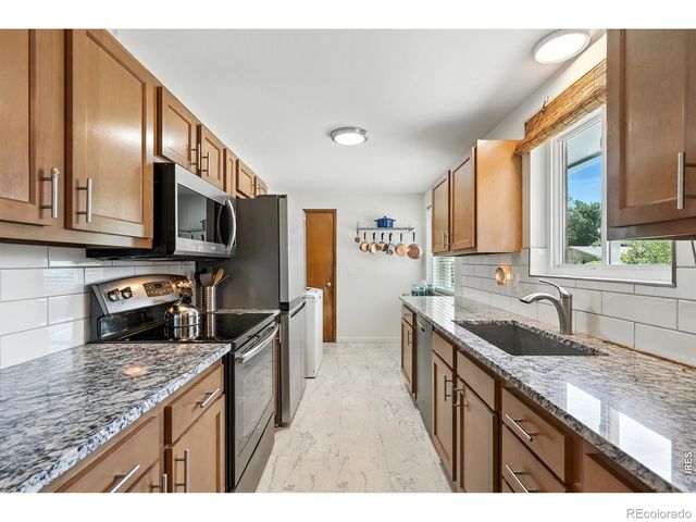 16 Merideth Lane, Longmont, CO 80501