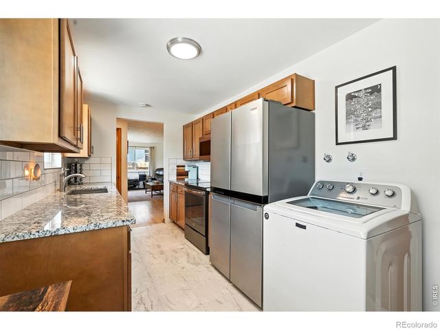 16 Merideth Lane, Longmont, CO 80501