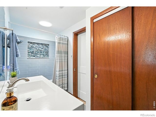 16 Merideth Lane, Longmont, CO 80501