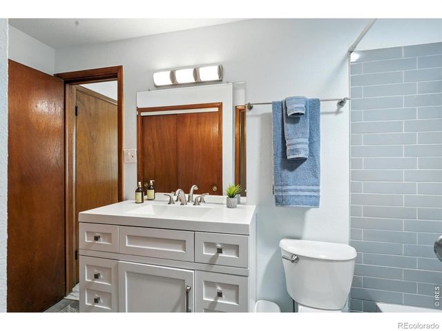 16 Merideth Lane, Longmont, CO 80501