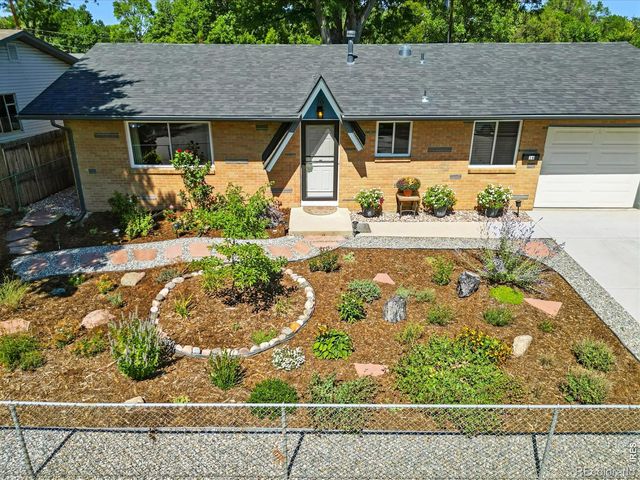 16 Merideth Lane, Longmont, CO 80501