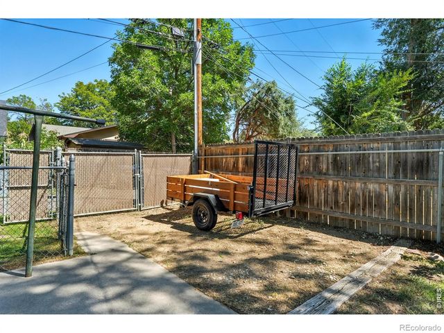 16 Merideth Lane, Longmont, CO 80501