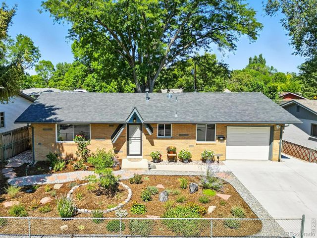 16 Merideth Lane, Longmont, CO 80501