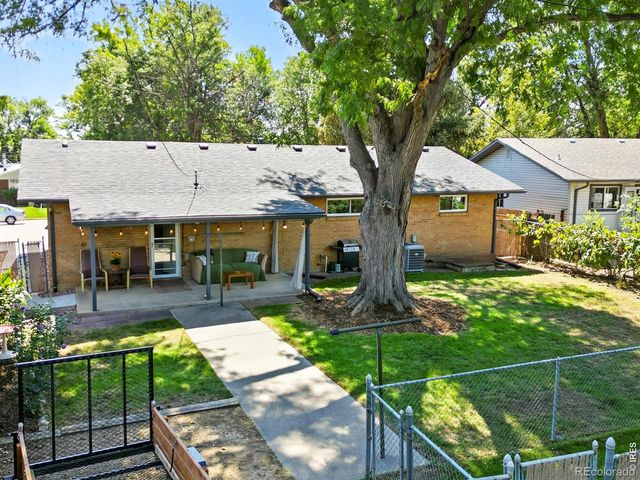 16 Merideth Lane, Longmont, CO 80501