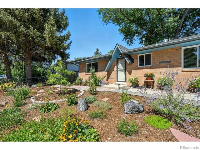 16 Merideth Lane, Longmont, CO 80501