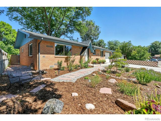 16 Merideth Lane, Longmont, CO 80501