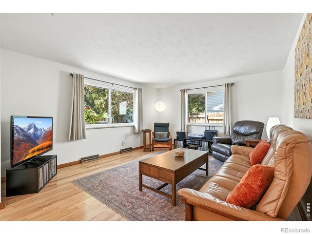 16 Merideth Lane, Longmont, CO 80501