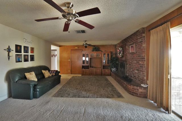 842 E Florinda Street, Hanford, CA 93230