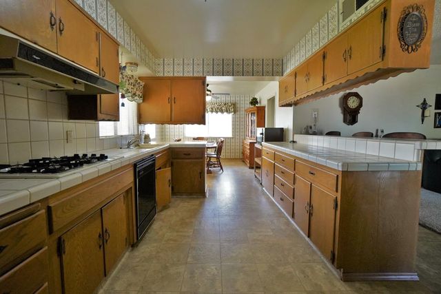 842 E Florinda Street, Hanford, CA 93230