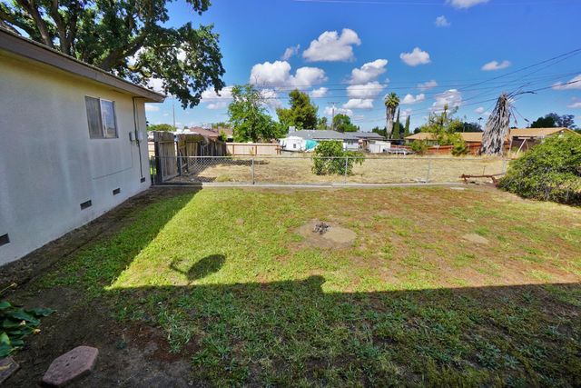 842 E Florinda Street, Hanford, CA 93230