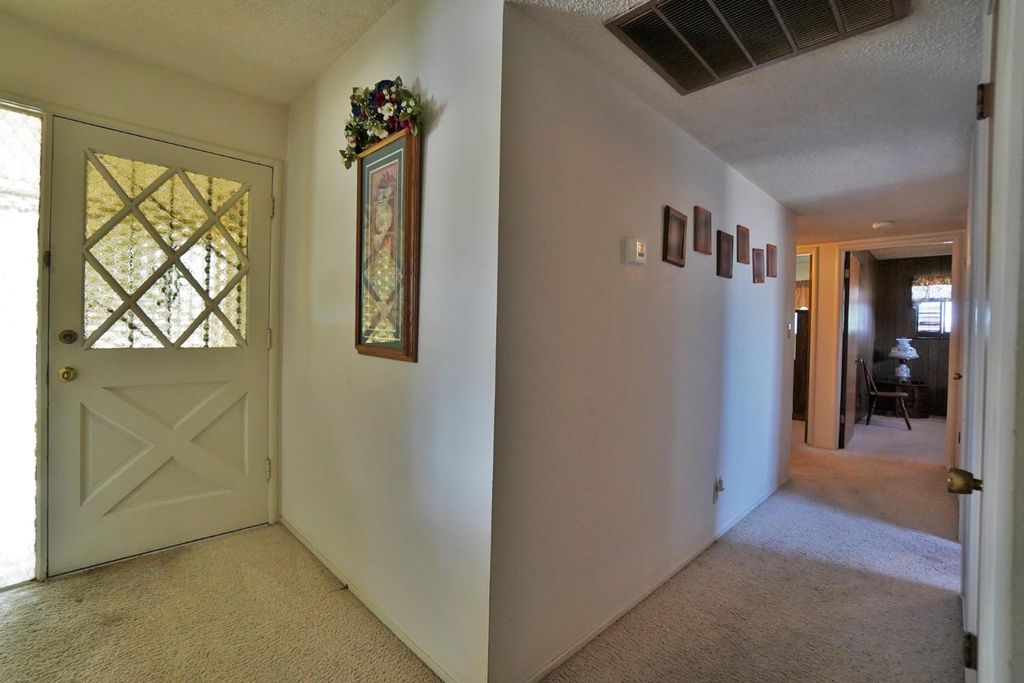 Image 11 of property listing at 842 E Florinda Street, Hanford, CA 93230