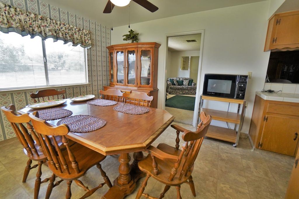 Image 17 of property listing at 842 E Florinda Street, Hanford, CA 93230