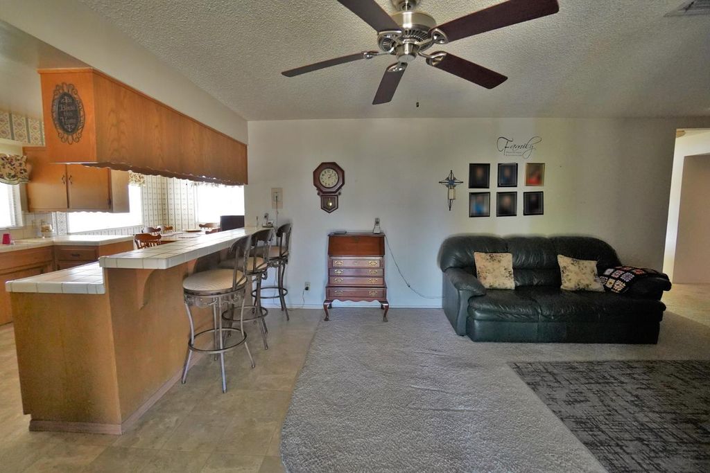Image 19 of property listing at 842 E Florinda Street, Hanford, CA 93230