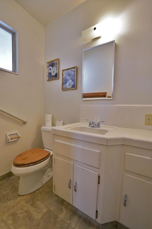Image 30 of property listing at 842 E Florinda Street, Hanford, CA 93230