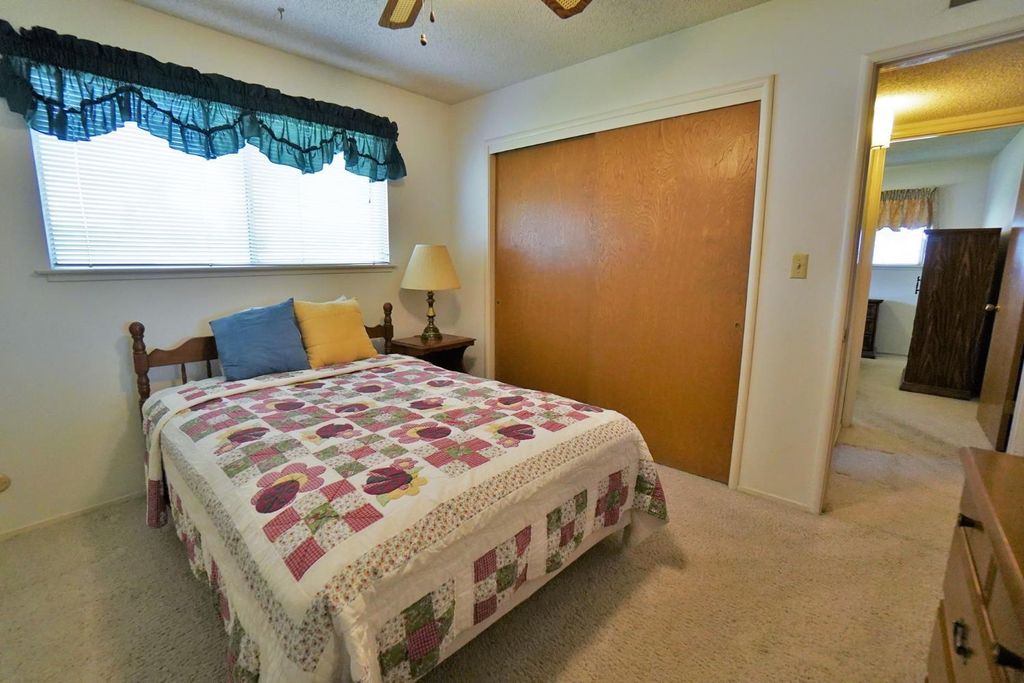 Image 38 of property listing at 842 E Florinda Street, Hanford, CA 93230
