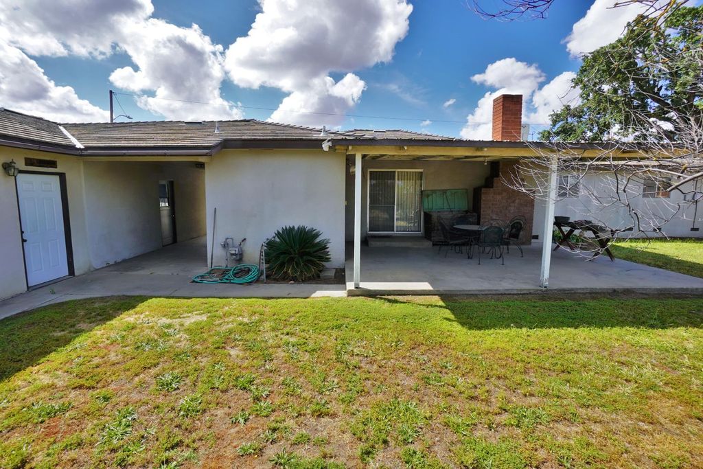 Image 50 of property listing at 842 E Florinda Street, Hanford, CA 93230