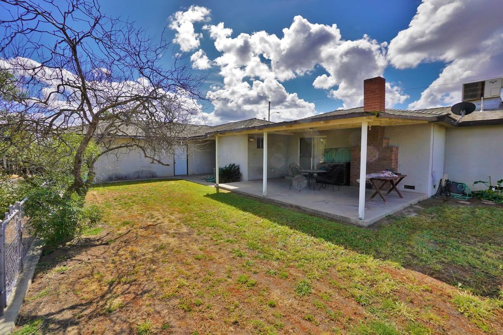 Image 51 of property listing at 842 E Florinda Street, Hanford, CA 93230
