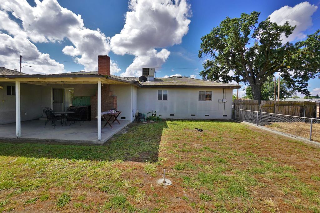Image 52 of property listing at 842 E Florinda Street, Hanford, CA 93230