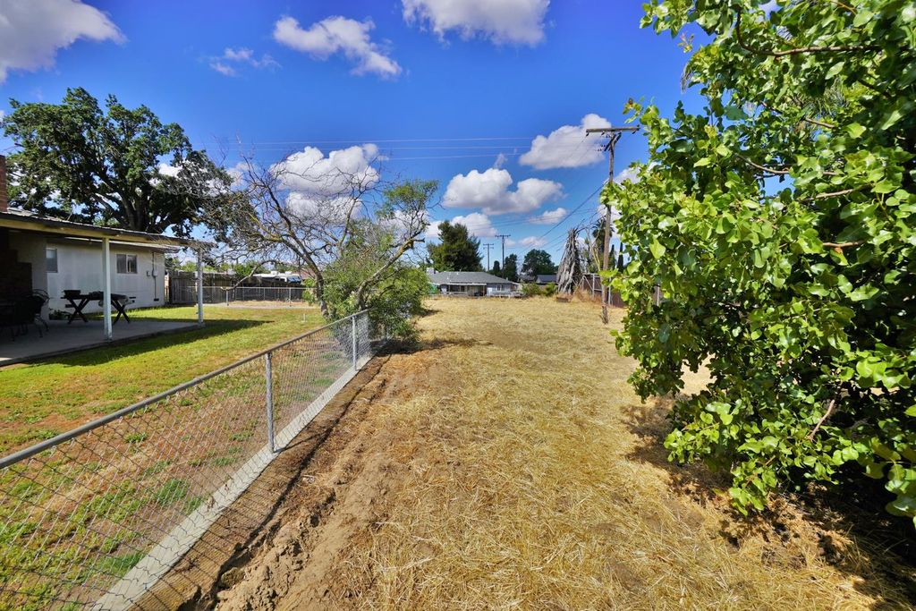 Image 58 of property listing at 842 E Florinda Street, Hanford, CA 93230