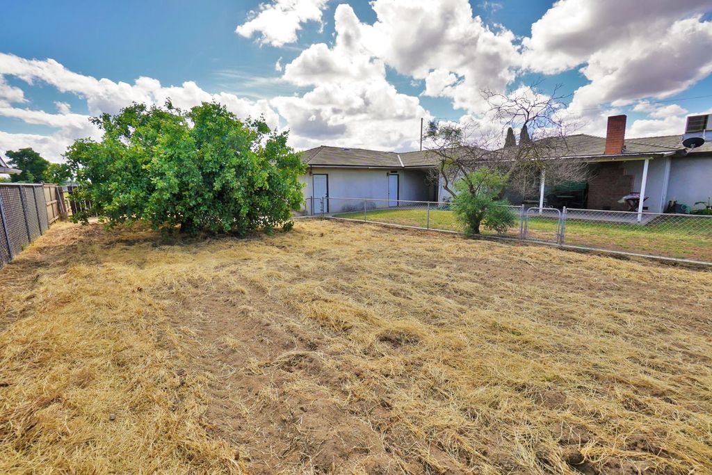 Image 61 of property listing at 842 E Florinda Street, Hanford, CA 93230
