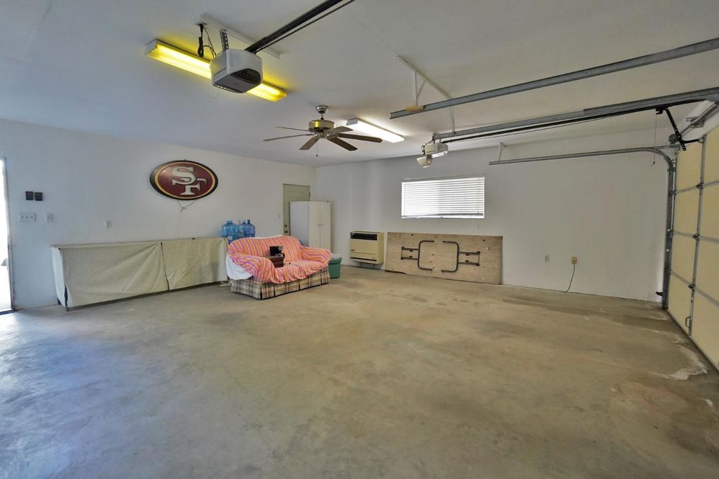 Image 65 of property listing at 842 E Florinda Street, Hanford, CA 93230