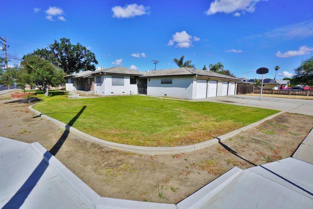 Image 8 of property listing at 842 E Florinda Street, Hanford, CA 93230