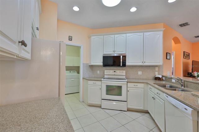2010 SIFIELD GREENS WAY, Sun City Center, FL 33573