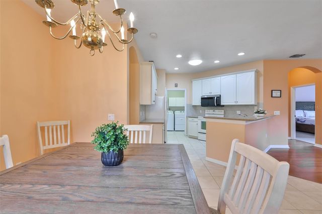 2010 SIFIELD GREENS WAY, Sun City Center, FL 33573