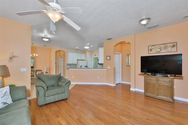 2010 SIFIELD GREENS WAY, Sun City Center, FL 33573