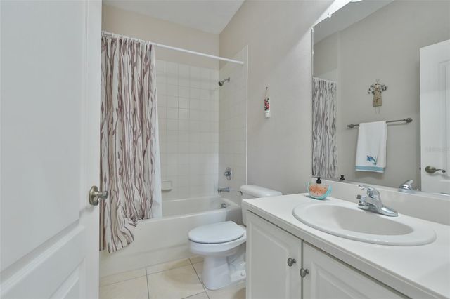 2010 SIFIELD GREENS WAY, Sun City Center, FL 33573