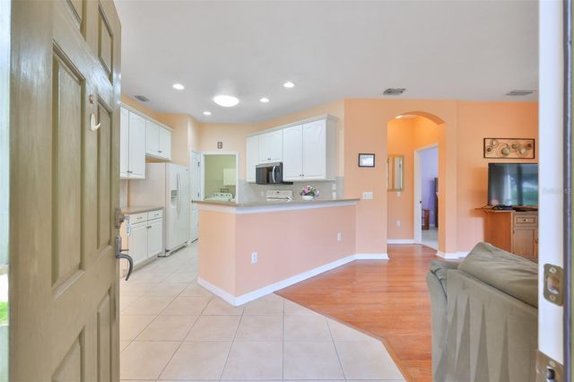 2010 SIFIELD GREENS WAY, Sun City Center, FL 33573