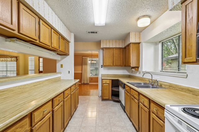 113 E Bancroft Drive, Garland, TX 75040