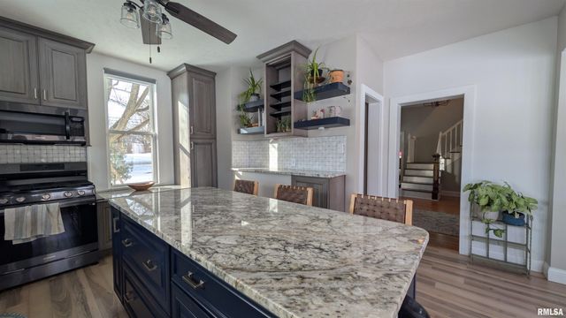 2632 HILLTOP Road, Springfield, IL 62712