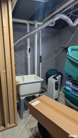 2632 HILLTOP Road, Springfield, IL 62712