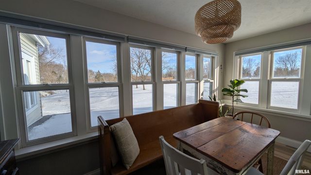 2632 HILLTOP Road, Springfield, IL 62712