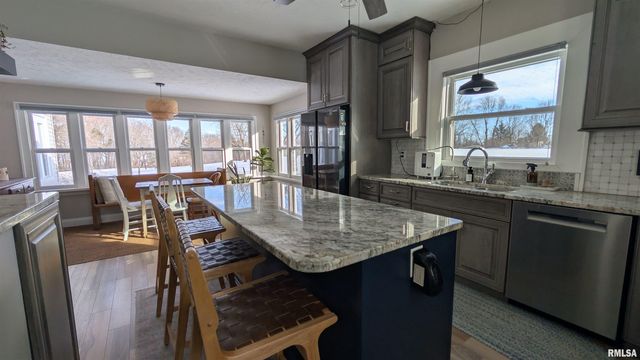 2632 HILLTOP Road, Springfield, IL 62712