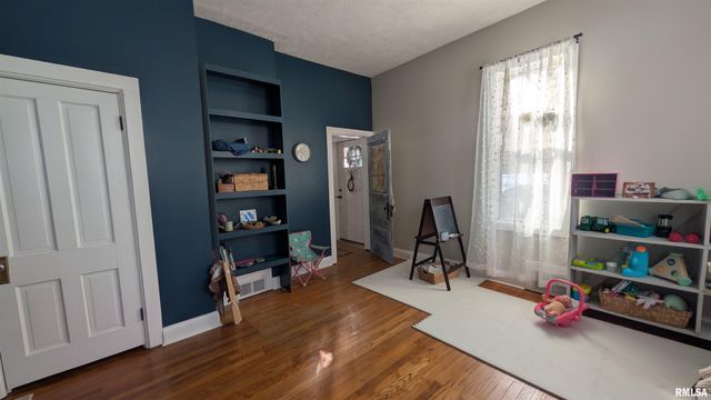 2632 HILLTOP Road, Springfield, IL 62712